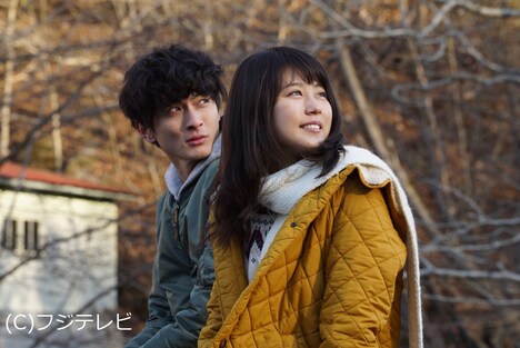 高良健吾と有村架純。