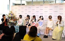 「Listen with」前のトークショーに出演するでんぱ組.inc。