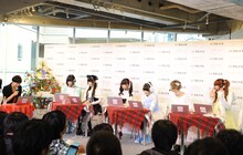 「Listen with」でファンとチャットするでんぱ組.inc。