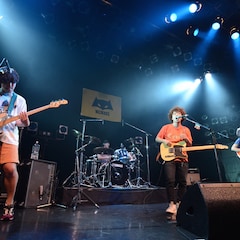 NECOKICKS、盟友と駆け抜けた「世界征服ツアー」終幕
