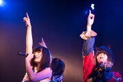 dropによるライブの様子。