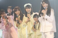 第4期生オーディションとアリーナツアーについての発表を聞き驚くHKT48メンバー。(c)AKS
