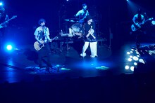 「吉田山田ツアー2015冬～光と闇～」東京・TOKYO DOME CITY HALL公演の様子。（撮影：岩﨑真子）