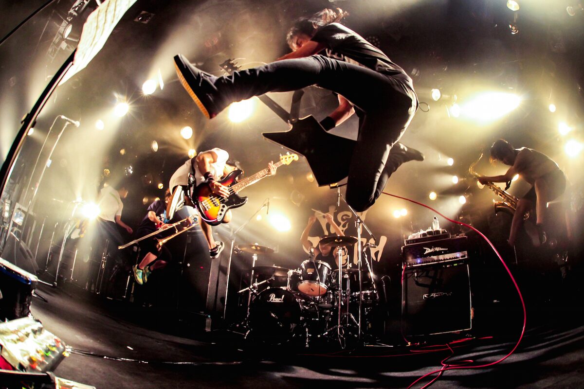 Hey Smith 新作 Stop The War からダークな表題曲mv公開 音楽ナタリー