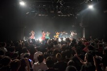 妄想キャリブレーションによるライブの様子。