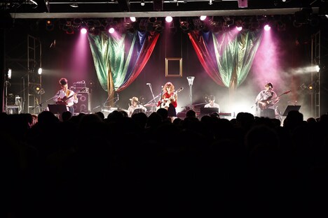 「吉澤嘉代子 秘密ツアー ～8都市をめぐる秘密公演～」東京公演の様子。（撮影：森久）