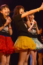 左から其原有沙、田尻あやめ、緒方真優。