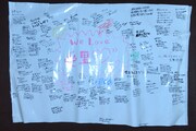 ツアー会場には療養中の長谷川愛里へのメッセージを書き込むためのシートが用意されている。