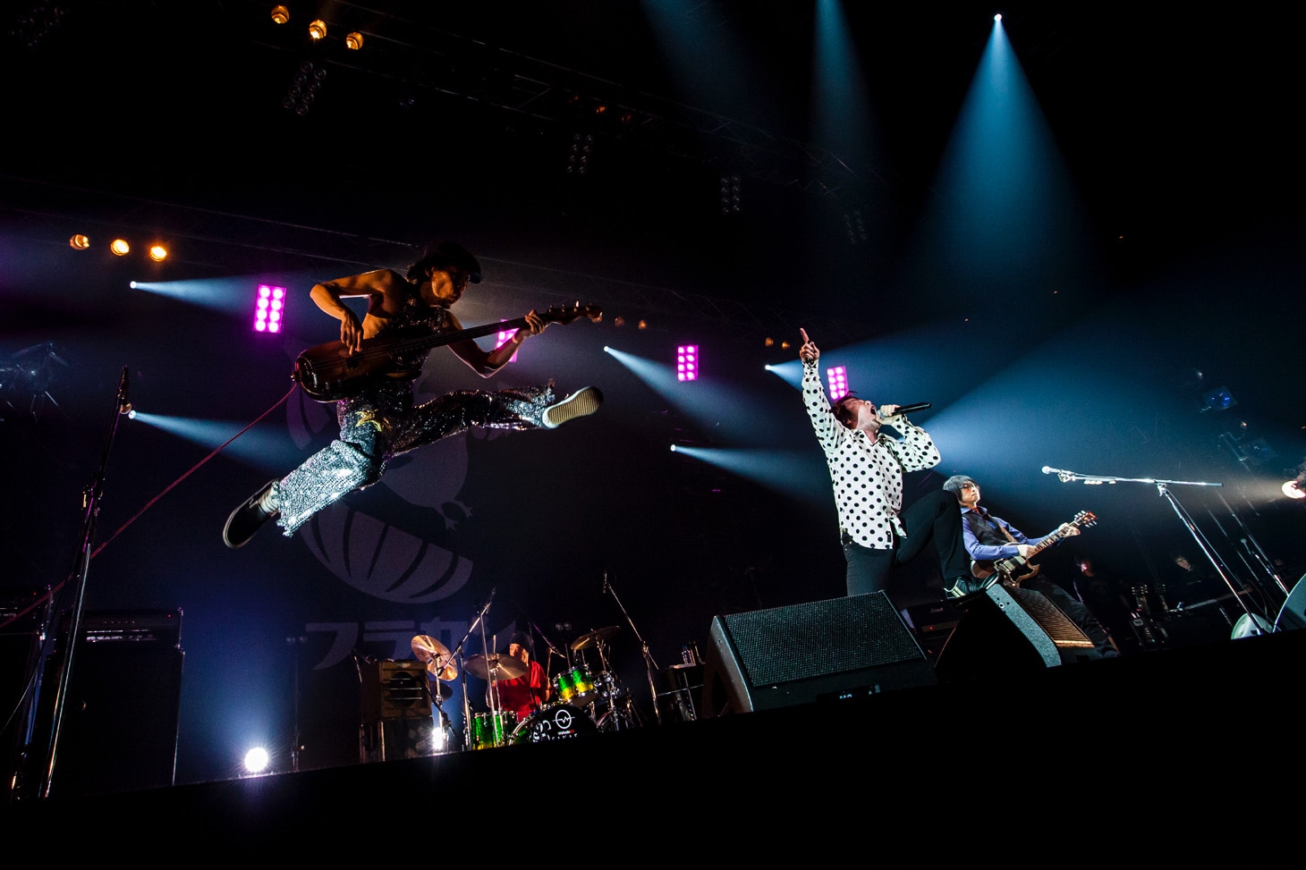 「フラカンの日本武道館～生きててよかった、そんな夜はココだ！～」の様子。（撮影：HayachiN）