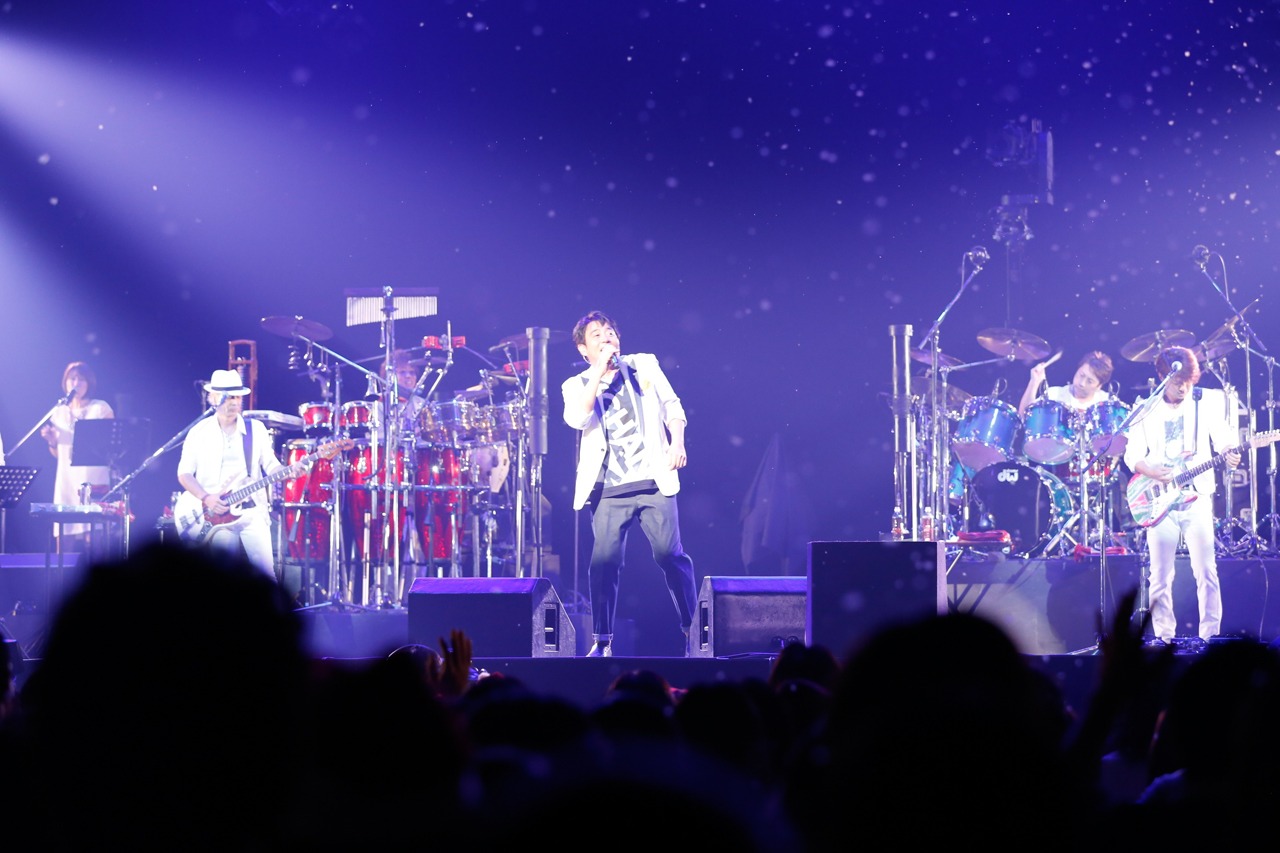 「TUBE LIVE AROUND 2015 Your TUBE＋My TUBE」ファイナル公演の様子。（写真提供：Sony Music Associated Records）