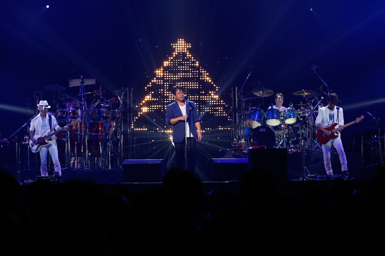 「TUBE LIVE AROUND 2015 Your TUBE＋My TUBE」ファイナル公演の様子。（写真提供：Sony Music Associated Records）