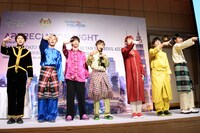 自己紹介する超特急。