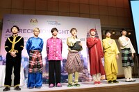 挨拶をする超特急。