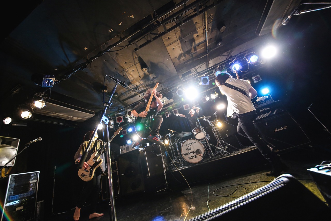 THE NAMPA BOYS「NAMPAの年末大感謝ワンマン！～10周年直前SP～」東京・TSUTAYA O-Crest公演の様子。（撮影：後藤壮太郎）