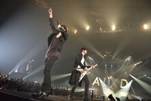 「[Alexandros] TOUR 2015“ご馳走にありつかせて頂きます”」幕張メッセ国際展示場公演の様子。（Photo by Yuki Kawamoto）