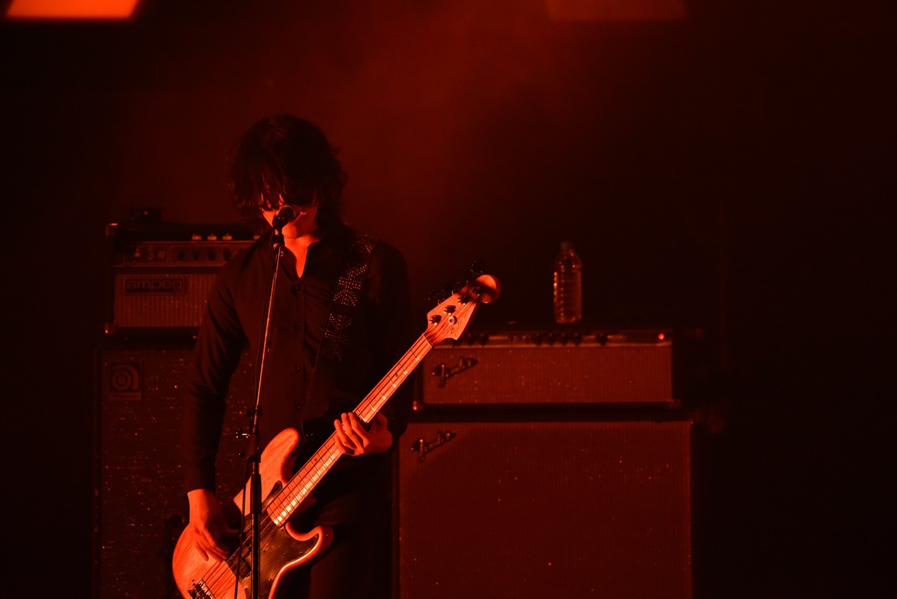 磯部寛之（B, Cho）（Photo by Yuki Kawamoto）