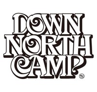 「DOWN NORTH CAMP」ロゴ