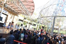 PASSPO☆のライブの様子。