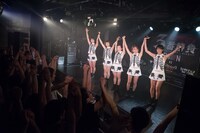 ひめキュンフルーツ缶によるライブの様子。