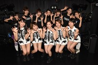 終演後の記念撮影の様子。