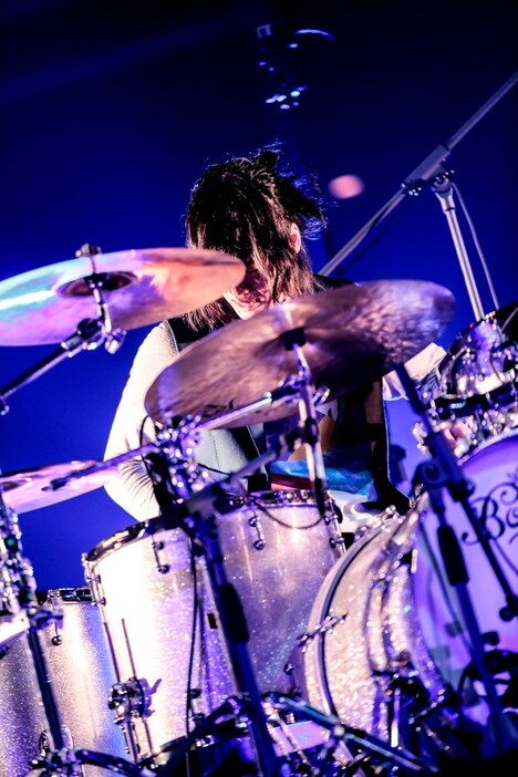 やおたくや(Dr) (撮影:鳥居洋介)