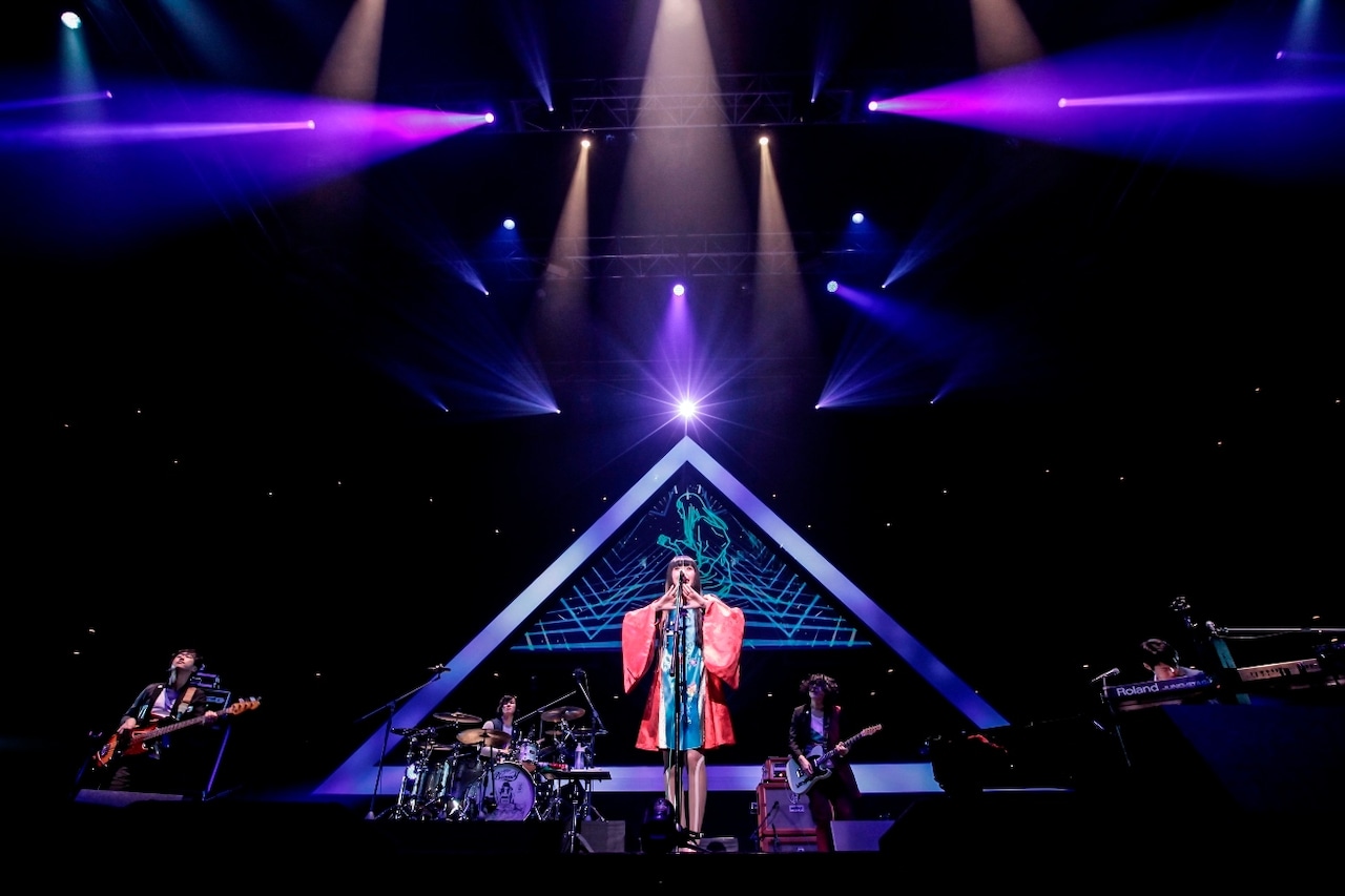 パスピエ、“極めて楽しい”GOKURAKU気分な初武道館