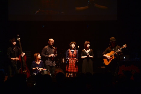 神田莉緒香「KANDAFUL WORLD vol.6 いつだってベスト!」赤坂BLITZ公演の様子。(写真提供:STROBE MUSIC)