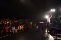 神田莉緒香「KANDAFUL WORLD vol.6 いつだってベスト！」赤坂BLITZ公演の様子。（写真提供：STROBE MUSIC）