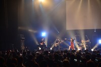 神田莉緒香神田莉緒香「KANDAFUL WORLD vol.6 いつだってベスト！」赤坂BLITZ公演の様子。（写真提供：STROBE MUSIC）