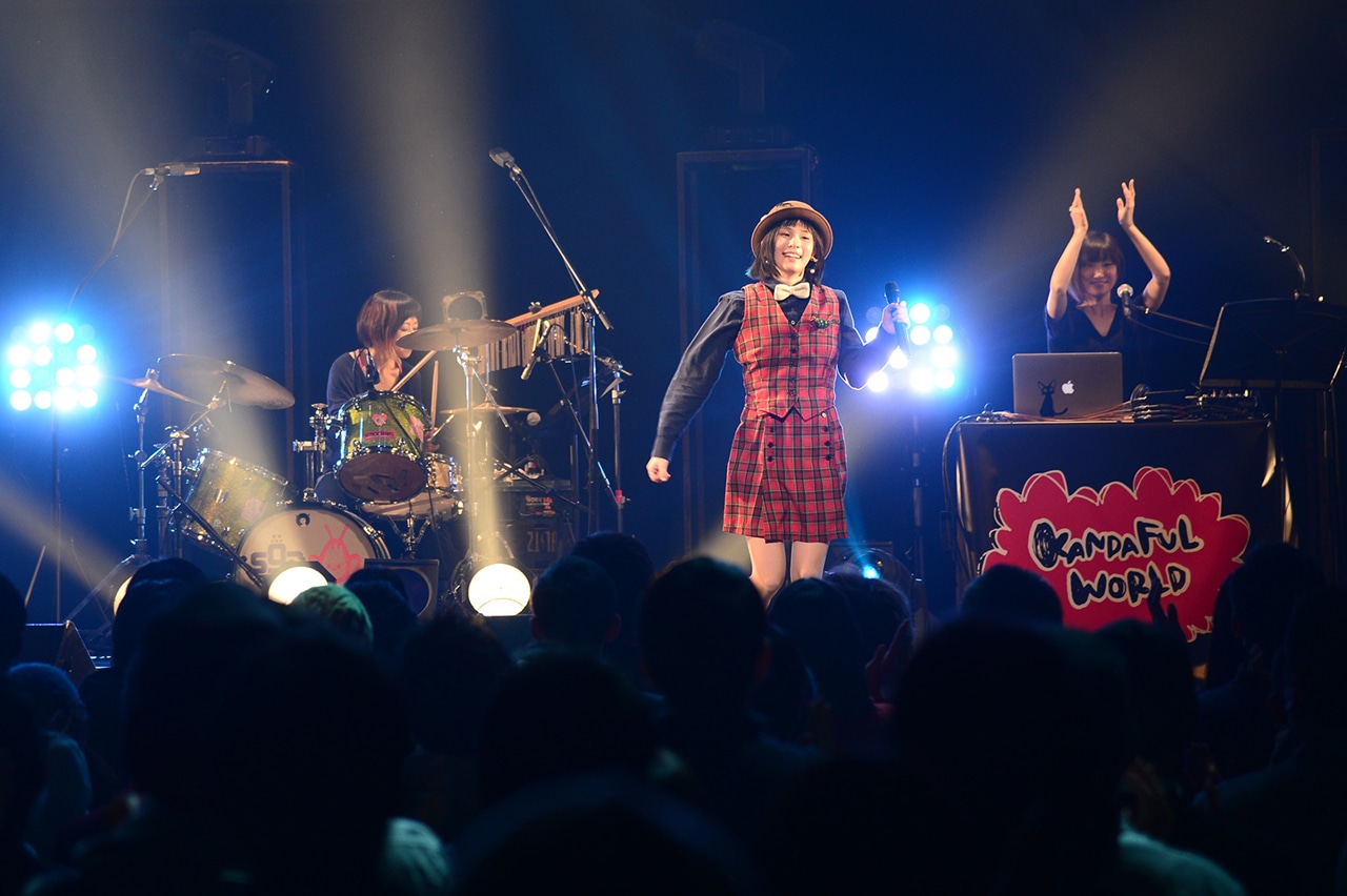 神田莉緒香「KANDAFUL WORLD vol.6 いつだってベスト！」赤坂BLITZ公演の様子。（写真提供：STROBE MUSIC）