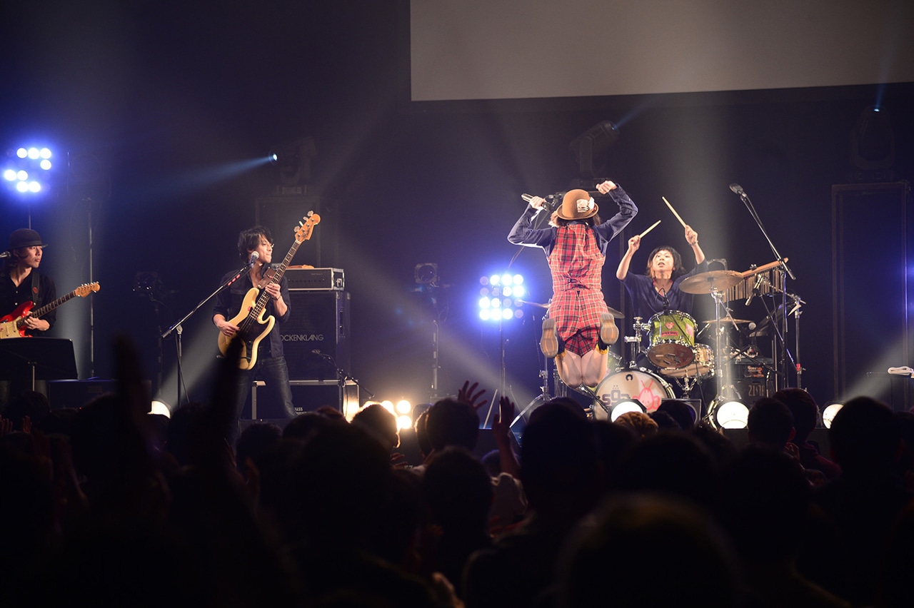 神田莉緒香「KANDAFUL WORLD vol.6 いつだってベスト！」赤坂BLITZ公演の様子。（写真提供：STROBE MUSIC）