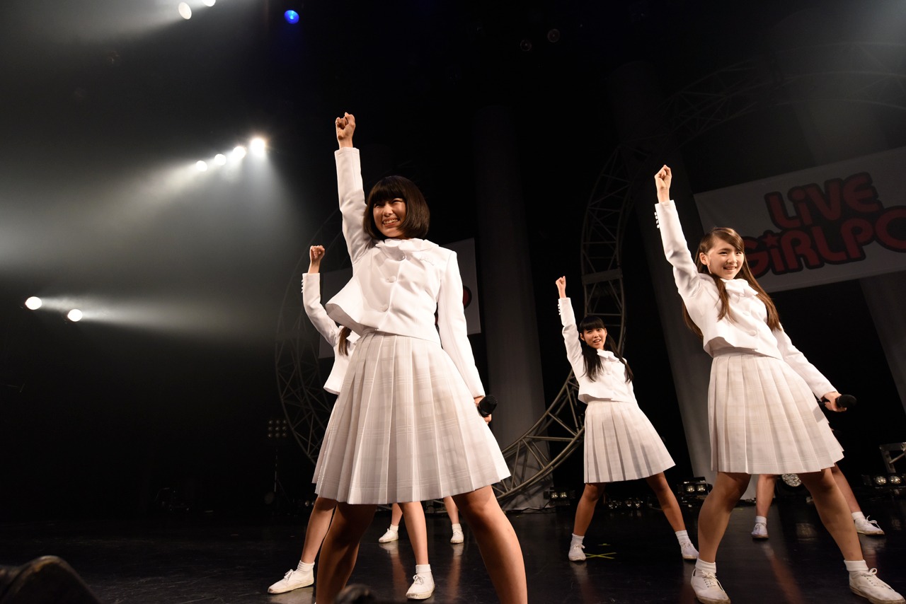 「LiVE GiRLPOP Vol.5 ～Emotion～」でのアイドルネッサンスによるライブの様子。（写真提供：「GiRLPOP」編集部）
