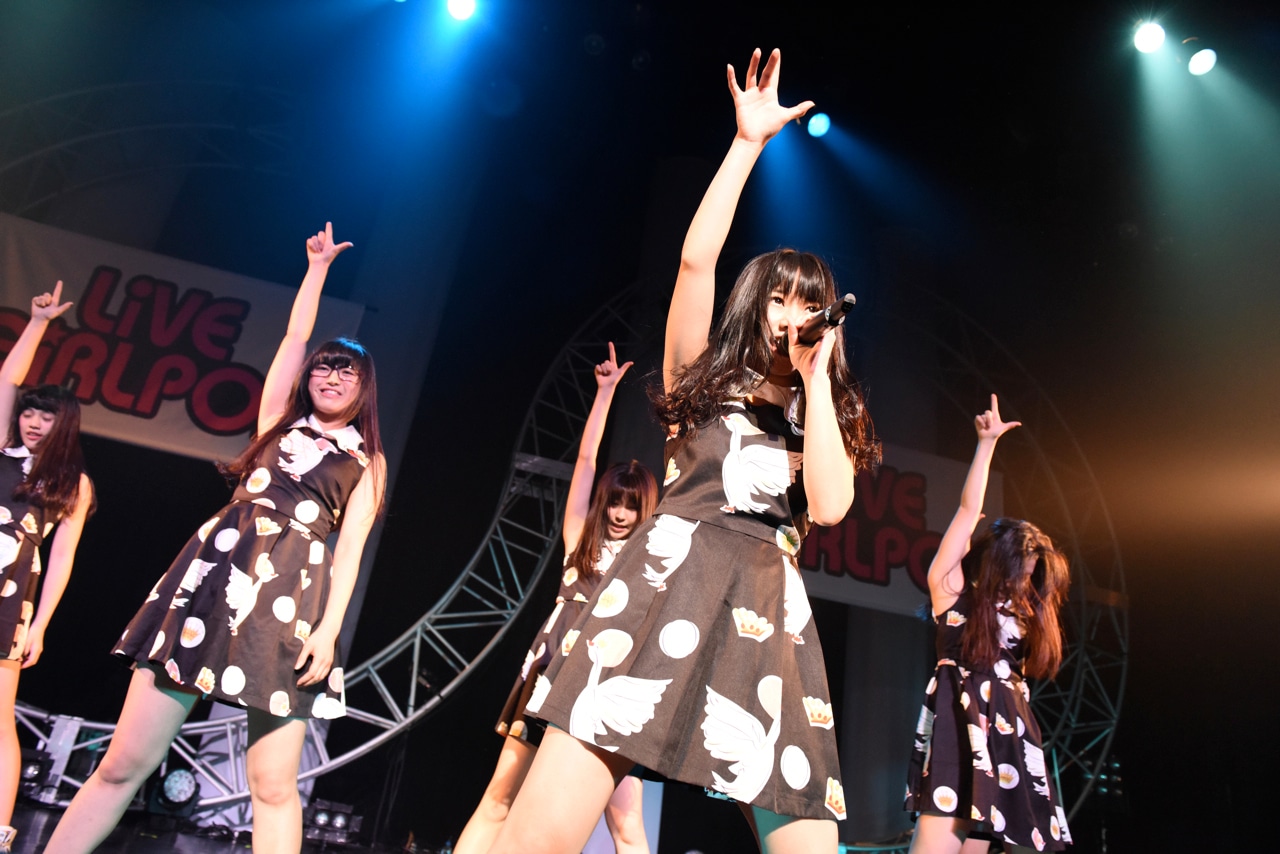 「LiVE GiRLPOP Vol.5 ～Emotion～」での大阪☆春夏秋冬によるライブの様子。（写真提供：「GiRLPOP」編集部）