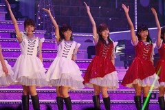 元気ロケッツ手がけたEDMメドレーも！乃木坂46、37人で魅せた武道館 