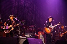 左から奥田民生、浜崎貴司。（撮影：三浦憲治、山本倫子）