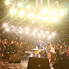 奥田民生、盟友やオーケストラと築いた生誕50周年伝説