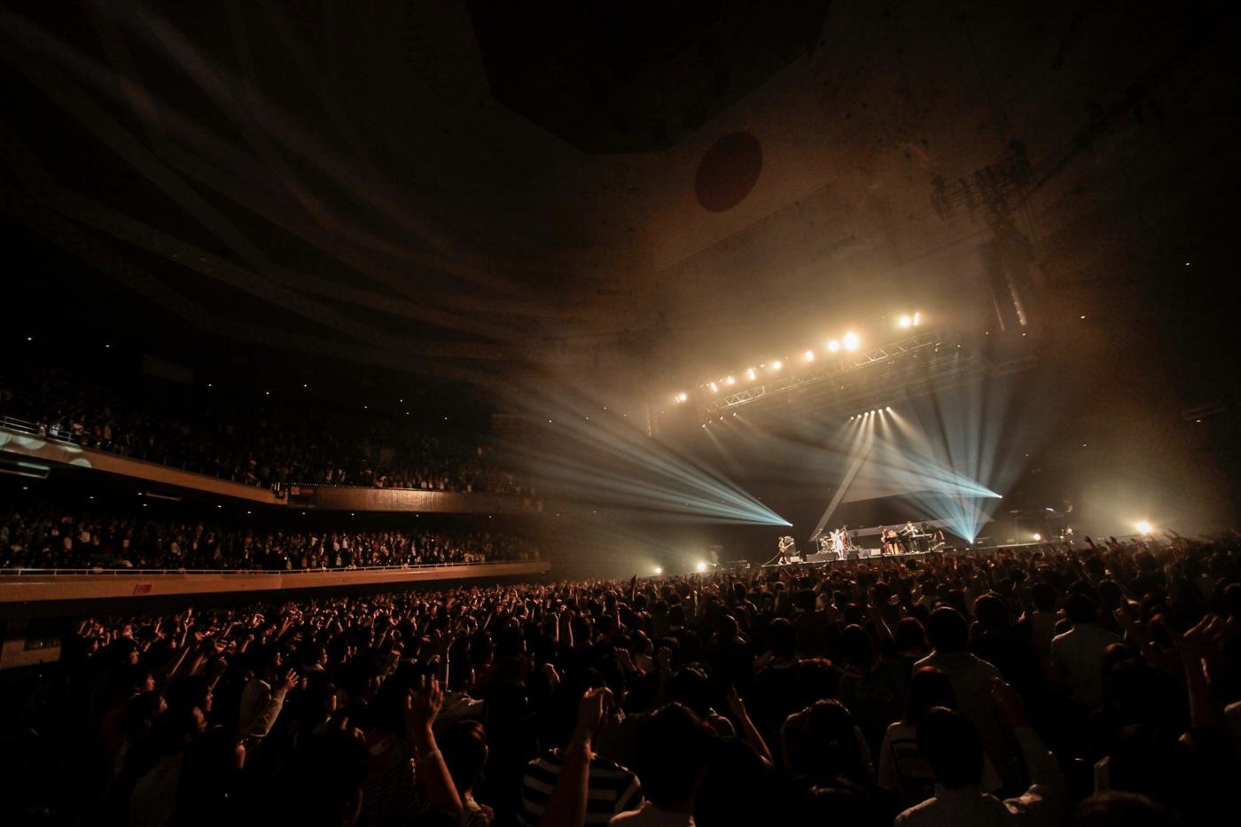 「パスピエ 日本武道館単独公演 "GOKURAKU"」の様子。  （撮影：鳥居洋介）