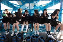 バンジージャンプ直前のBELLRING少女ハートの様子。