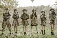 過去のBiSHアーティスト写真（2015年）。