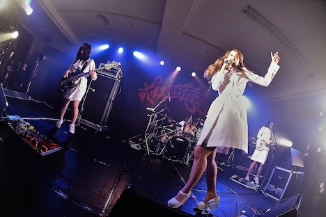 赤い公園（Photo by OOMO）