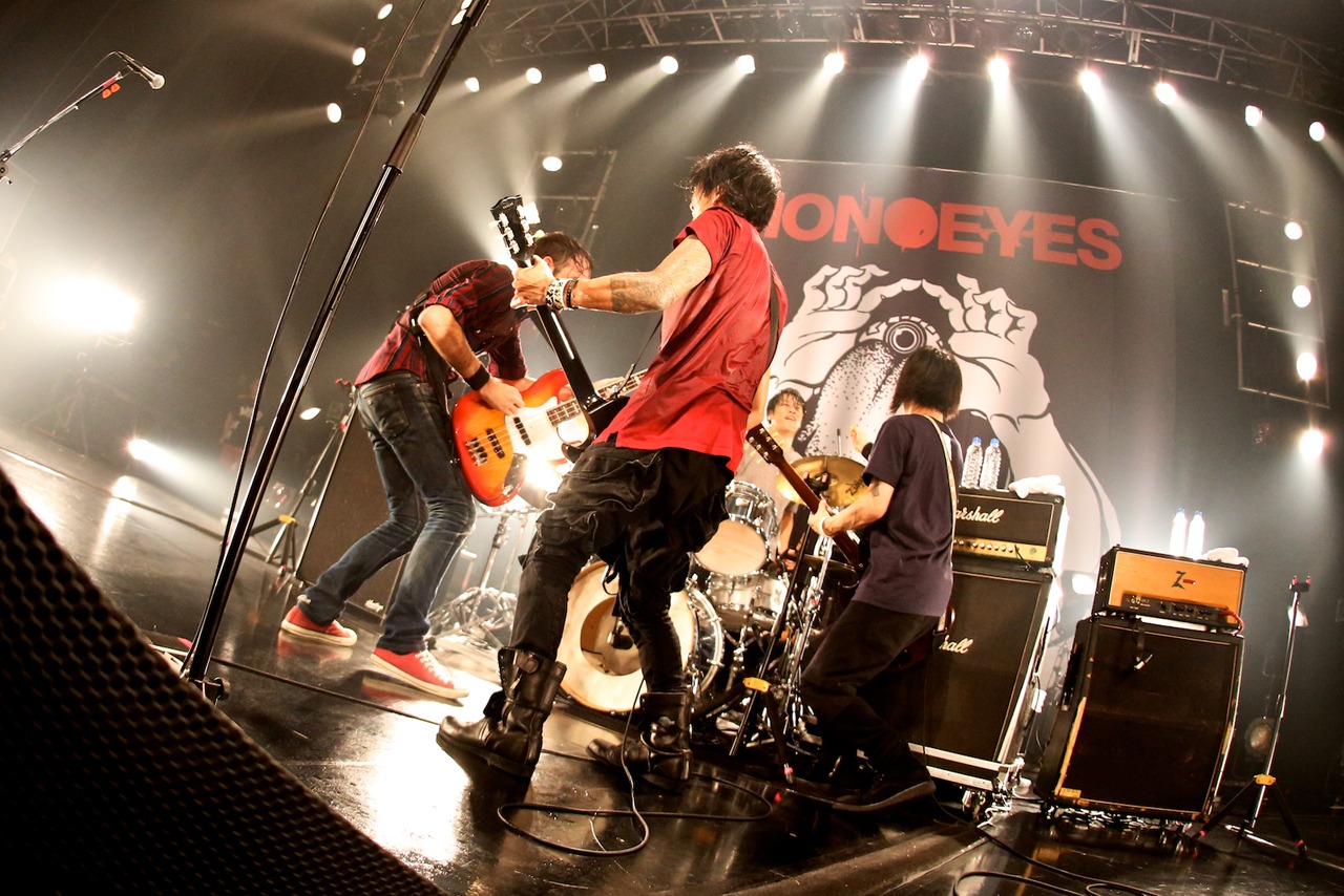 「MONOEYES Cold Reaction Tour 2015」新木場STUDIO COAST公演の様子。（Photo by Viola Kam [V'z Twinkle]）