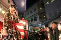 MC中、同志諸君に語りかける上坂すみれ。