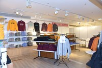 「LYRICAL SCHOOL OFFICIAL STORE」店内の様子。