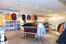 「LYRICAL SCHOOL OFFICIAL STORE」店内の様子。