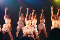 12月24日の「最終ベルが鳴る」公演の様子。 (c)AKS