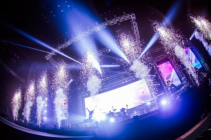「SPYAIR ARENA TOUR 2015『DYNAMITE ～シングル全部ヤリマス～』」さいたま公演の様子。（撮影：田中聖太郎）