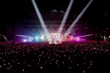 LiSA「LiVE is Smile Always～メガスピーカー～」の様子。（Photo by hajime kamiiisaka）