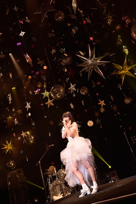 武藤彩未「A.Y.M.X.」の様子。（撮影：江隈麗志）