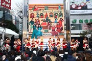 E-girls「Merry × Merry Xmas★」リリース記念イベントの模様。（写真提供：エイベックス・ミュージック・クリエイティヴ）