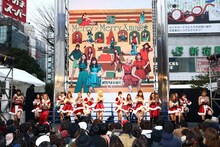 E-girls「Merry × Merry Xmas★」リリース記念イベントの模様。（写真提供：エイベックス・ミュージック・クリエイティヴ）